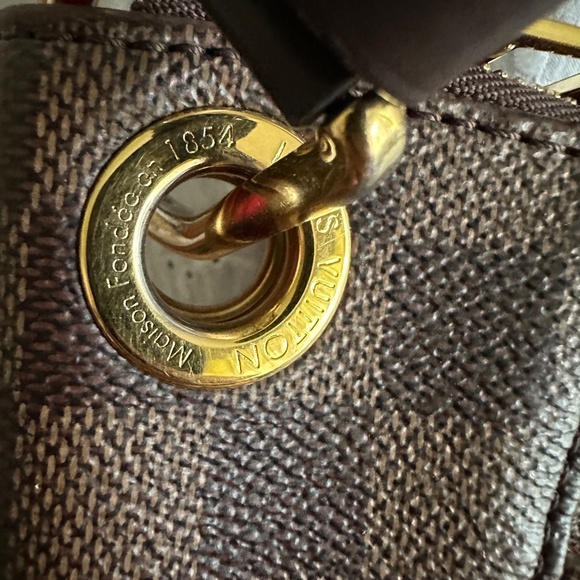 Louis Vuitton South Bank Besace Crossbody - Picture 6 of 17